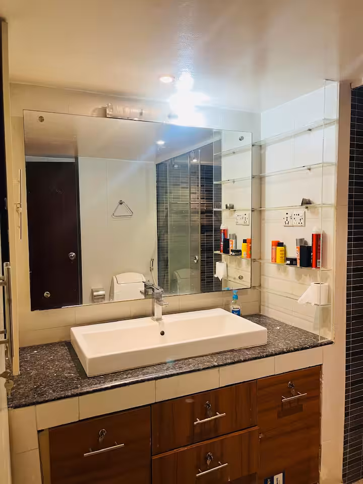 king room · Private Full bathroom